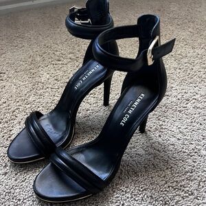 Kenneth Cole Brooke Sandal